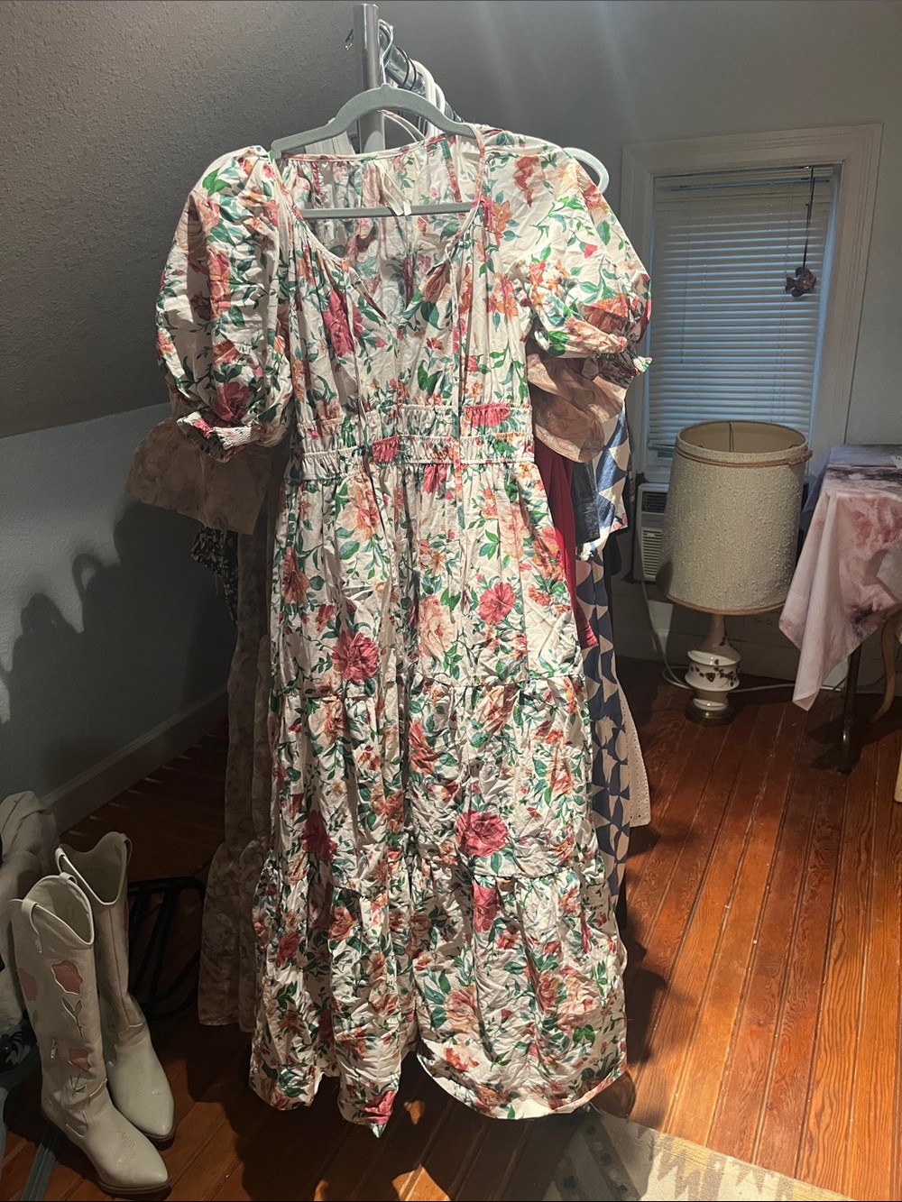 Floral Puff-Sleeve Maxi Dress in White and Pink
